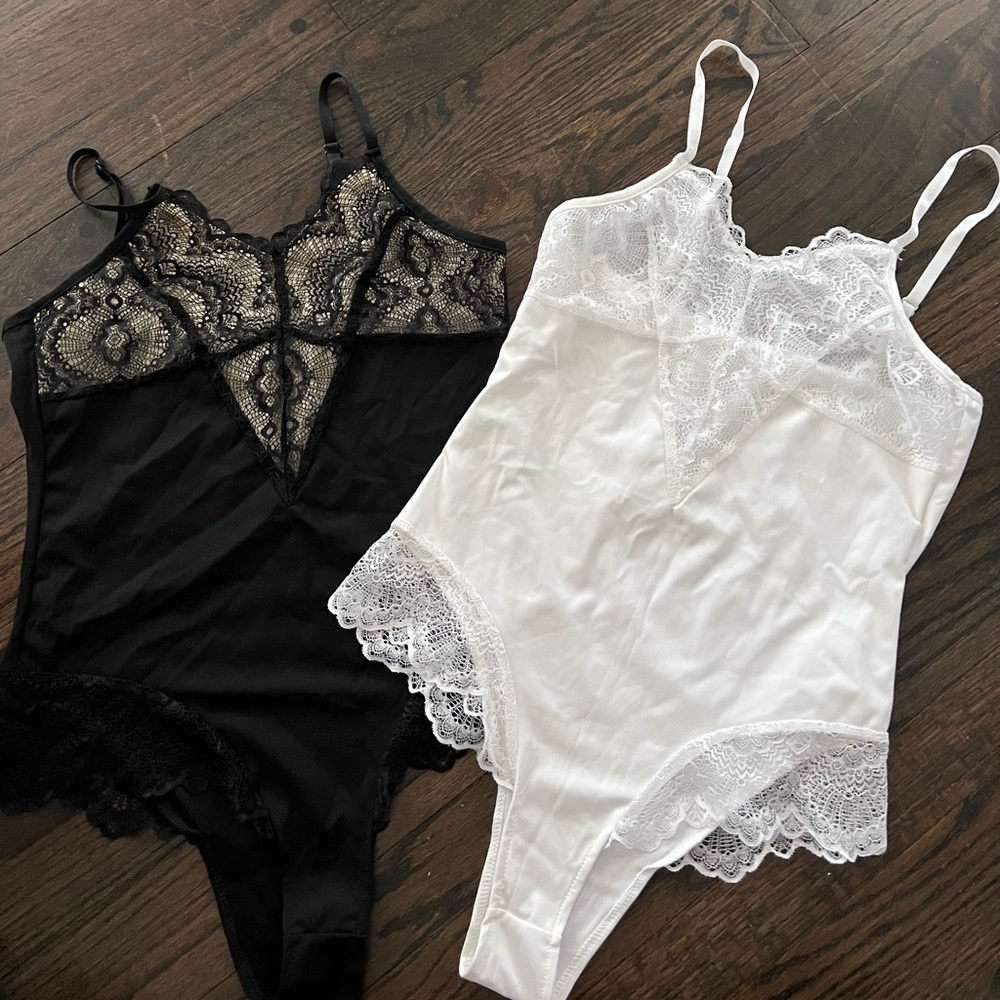 Lace and stretch bodysuit pair - White and Black